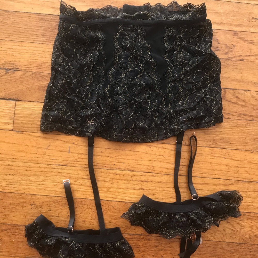 Floral Lace Garter Belt